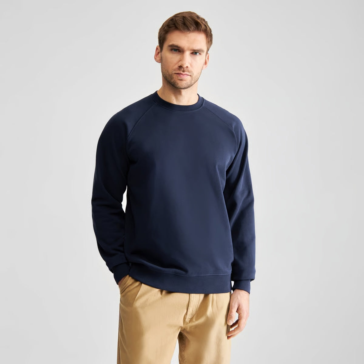 Sweatshirt Malmoe Base Navy von Dedicated Brand.