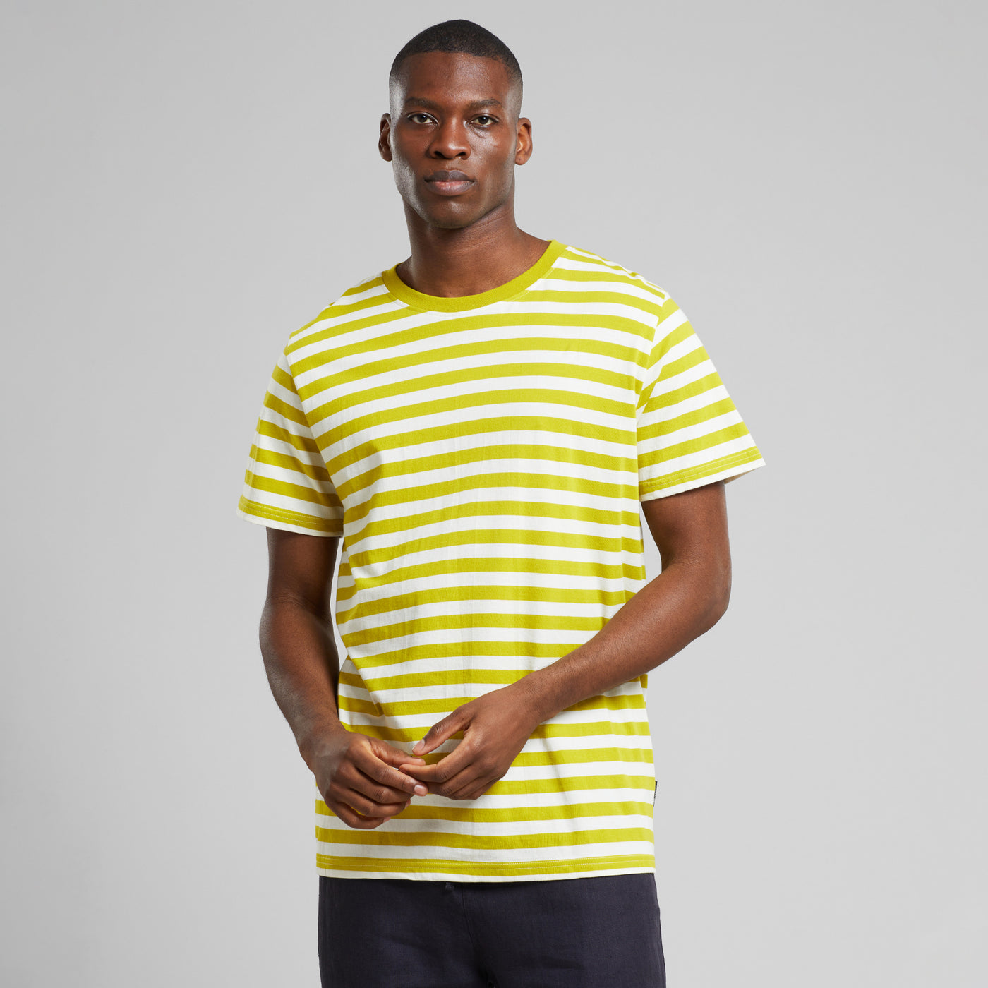 T-Shirt Stockholm Stripes Citronelle Yellow in Gelb von Dedicated Brand.